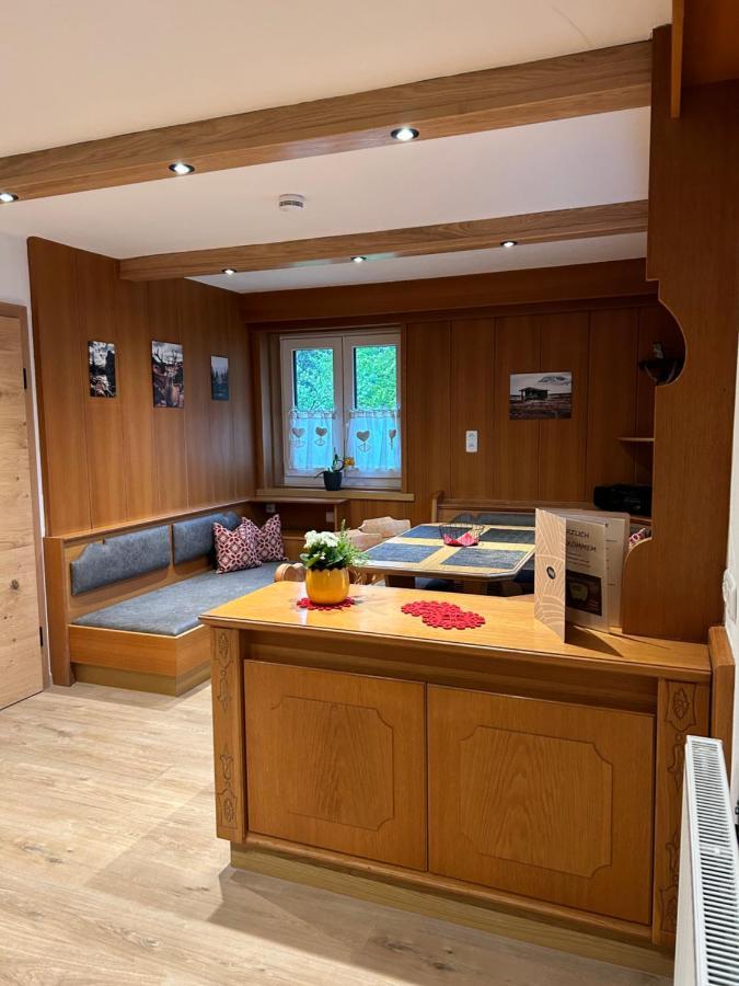 Ferienwohnungen Lodge-B Weissenbach am Lech Eksteriør billede