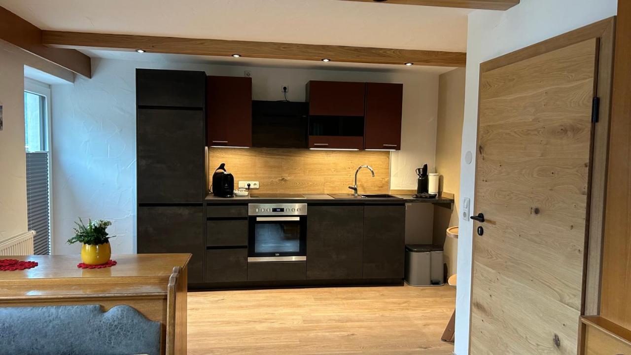 Ferienwohnungen Lodge-B Weissenbach am Lech Eksteriør billede