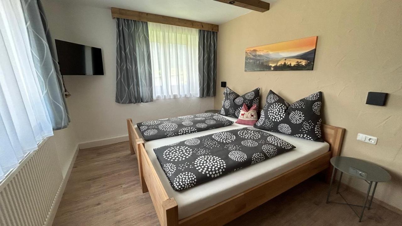 Ferienwohnungen Lodge-B Weissenbach am Lech Eksteriør billede