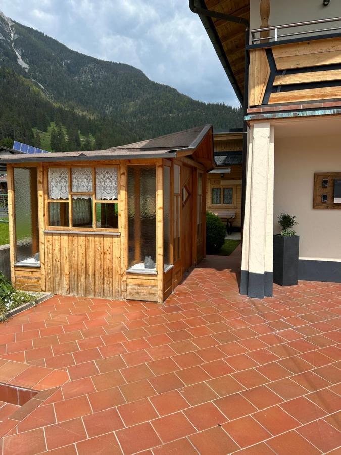 Ferienwohnungen Lodge-B Weissenbach am Lech Eksteriør billede