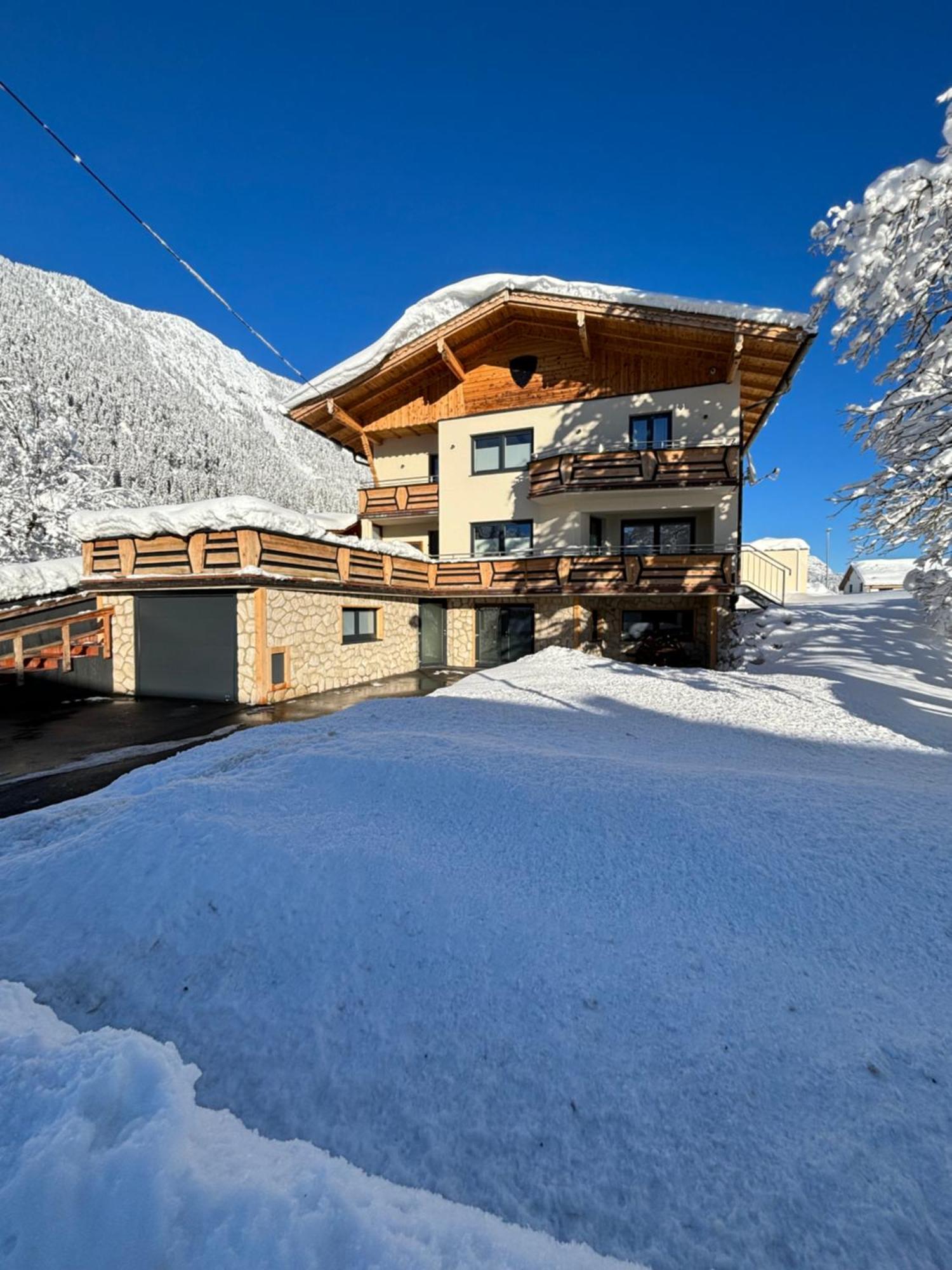Ferienwohnungen Lodge-B Weissenbach am Lech Eksteriør billede
