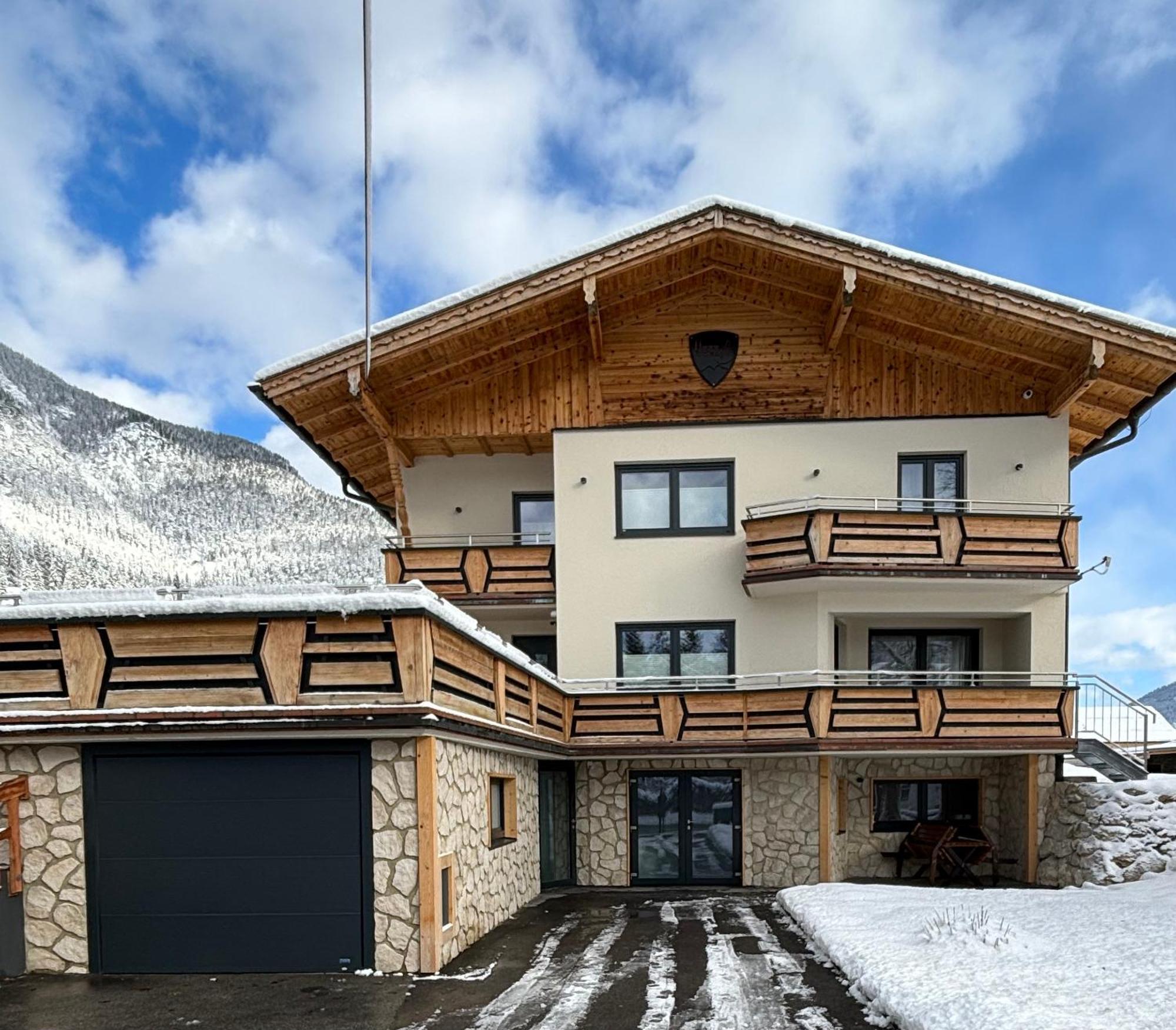 Ferienwohnungen Lodge-B Weissenbach am Lech Eksteriør billede