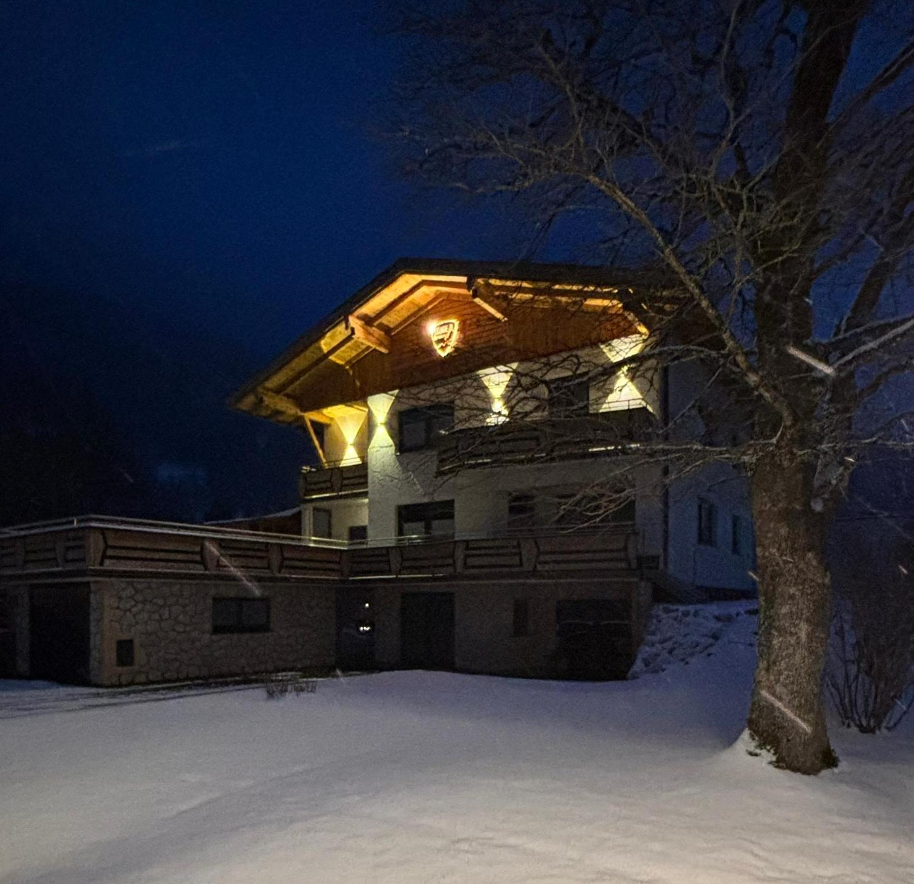Ferienwohnungen Lodge-B Weissenbach am Lech Eksteriør billede