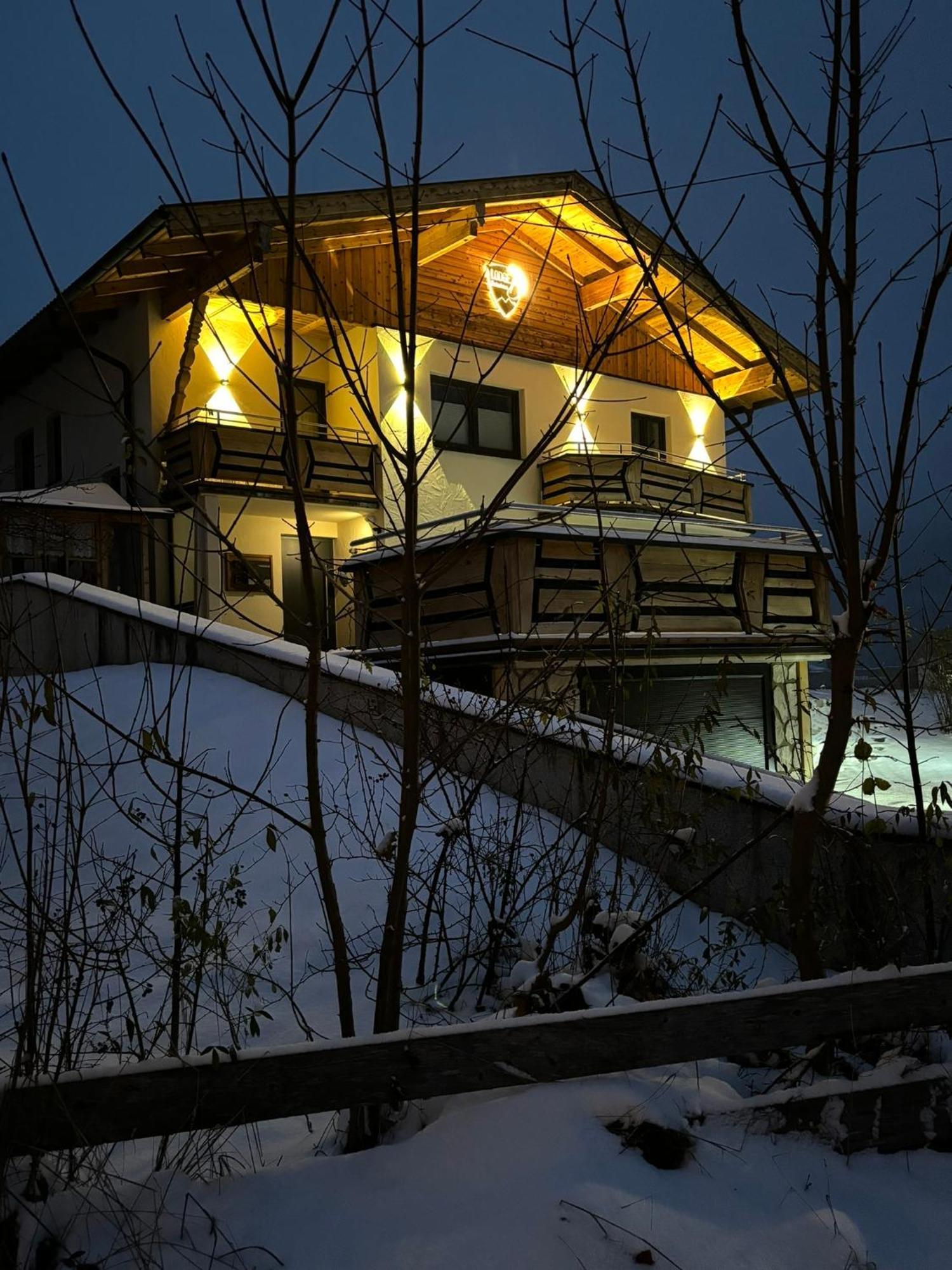Ferienwohnungen Lodge-B Weissenbach am Lech Eksteriør billede